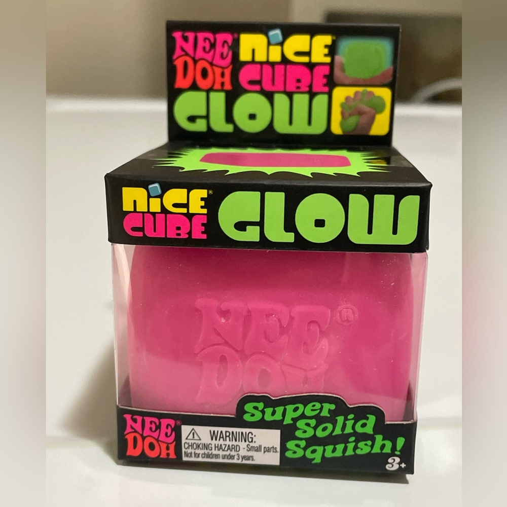 NeeDoh Nice Cube Glow Super Solid Squish